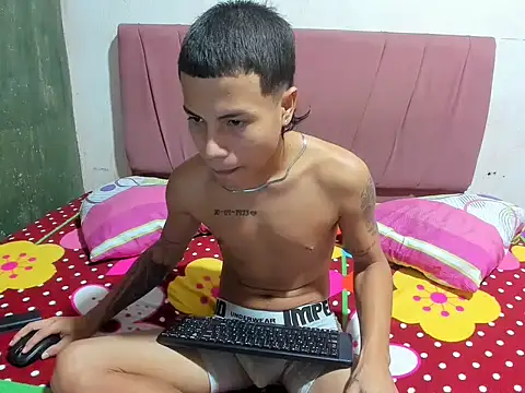 Snapshot of Junior_bebe chatting on May 4, 2026, 2:42 pm Junior bebe online show from May 4, 2026, 2:42 pm