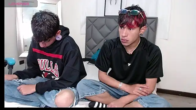 Demian y Salvatore online show from April 14, 2026, 3:06 pm