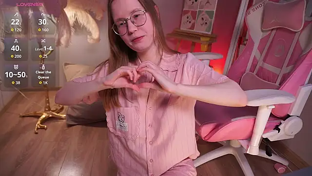 Snapshot of More_Sonne chatting on April 12, 2026, 1:47 pm More Sonne online show from April 12, 2026, 1:47 pm