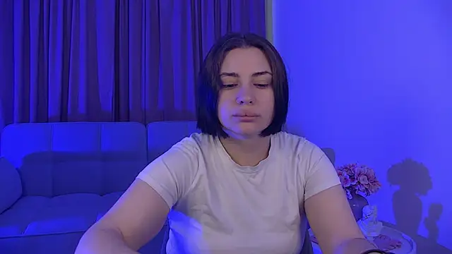 AdrianaToress online show from May 8, 2026, 5:11 am
