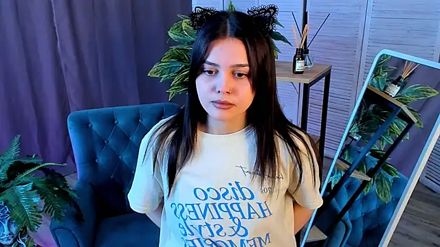 MarianneAuvil online show from April 10, 2026, 4:41 am