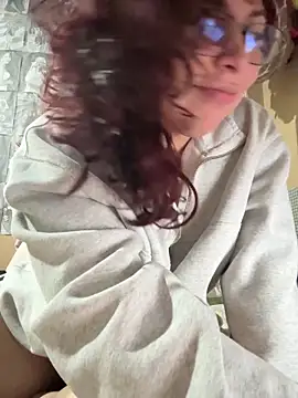 DirtyMerida online show from April 16, 2026, 4:24 am