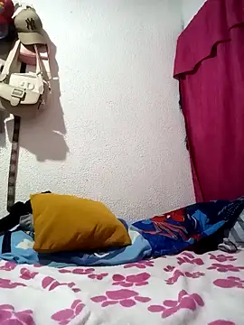 Zeyra hot online show from April 18, 2026, 12:46 am