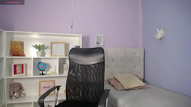 Snapshot of velveth_noir chatting on April 14, 2026, 1:49 pm velveth noir online show from April 14, 2026, 1:49 pm