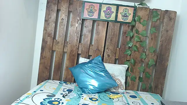 vayolet sexy  online show from April 9, 2026, 8:26 pm