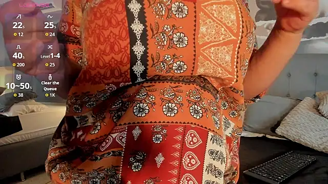 Snapshot of Zara_Holly_ chatting on July 15, 2026, 7:10 pm Zara Holly online show from July 15, 2026, 7:10 pm