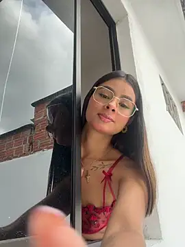 Snapshot of dulce_glow_ chatting on June 5, 2026, 8:03 pm dulce glow online show from June 5, 2026, 8:03 pm