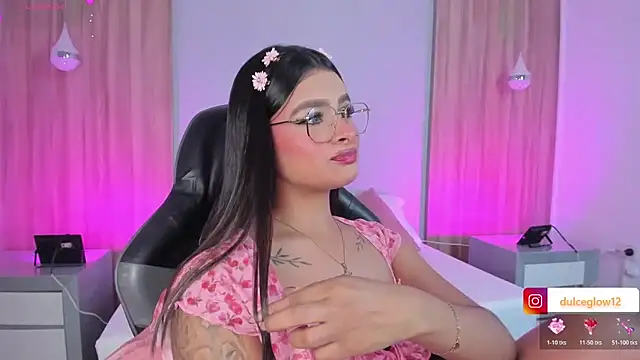 Snapshot of dulce_glow_ chatting on July 15, 2026, 8:16 pm dulce glow online show from July 15, 2026, 8:16 pm