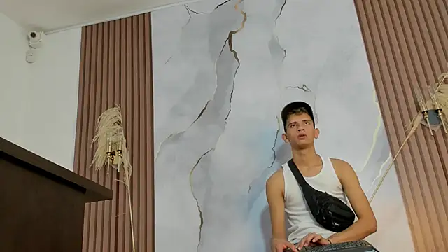 Ethanhot os online show from April 13, 2026, 7:18 pm