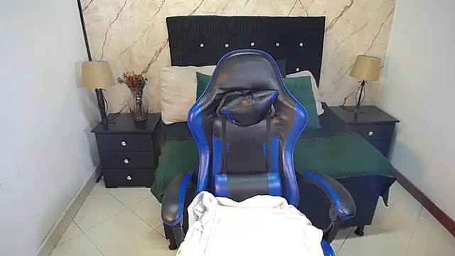 hasley cute online show from April 16, 2026, 7:36 pm