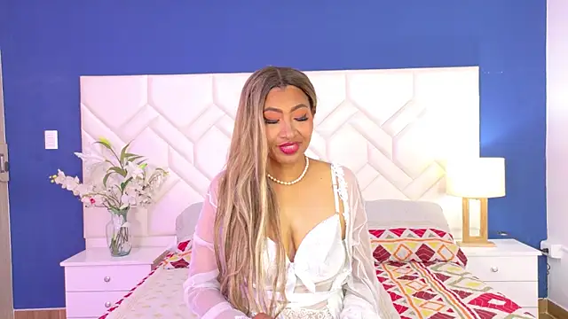 Snapshot of Kiara_Parker_ chatting on May 27, 2026, 8:16 pm Kiara Parker online show from May 27, 2026, 8:16 pm