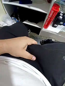 boysexy2207 online show from April 6, 2026, 8:43 pm