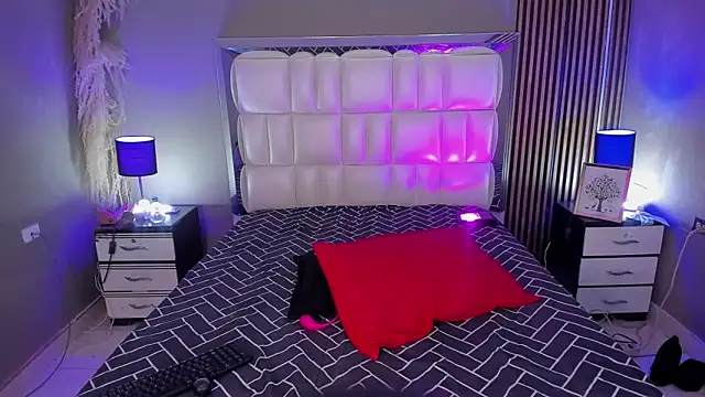 Snapshot of ROSELEI_ chatting on April 12, 2026, 1:03 pm ROSELEI online show from April 12, 2026, 1:03 pm