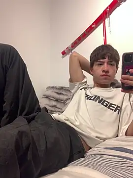 Gato Gatito online show from April 13, 2026, 1:53 am