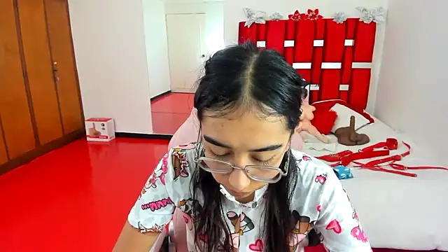 Snapshot of valery_taylor_1 chatting on June 18, 2026, 12:53 am valery taylor 1 online show from June 18, 2026, 12:53 am