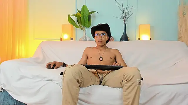 Kall Ell  online show from April 14, 2026, 3:55 am