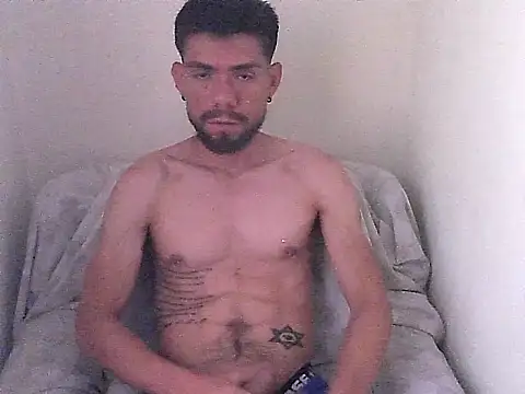 Snapshot of thomas2wood chatting on July 9, 2026, 9:47 pm thomas2wood online show from July 9, 2026, 9:47 pm