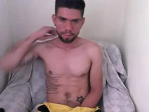 Snapshot of thomas2wood chatting on June 28, 2026, 8:59 pm thomas2wood online show from June 28, 2026, 8:59 pm