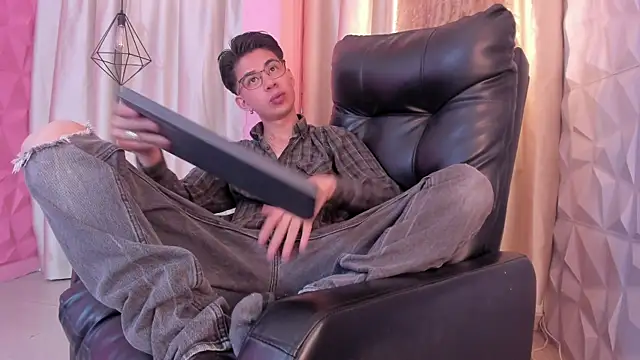 youn rider online show from April 8, 2026, 7:59 pm