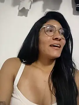 Ninaa velvett online show from April 16, 2026, 10:23 pm