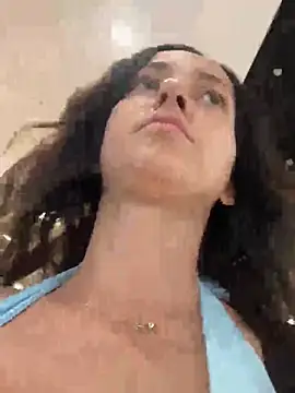 KarolDolly05 online show from July 8, 2026, 4:51 pm