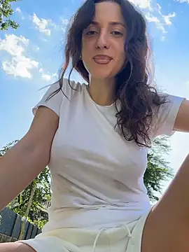 KarolDolly05 online show from June 9, 2026, 2:40 pm