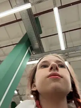 Snapshot of michelle_lovique chatting on April 9, 2026, 8:09 am michelle lovique online show from April 9, 2026, 8:09 am