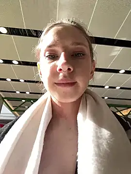 Snapshot of michelle_lovique chatting on April 10, 2026, 8:10 am michelle lovique online show from April 10, 2026, 8:10 am