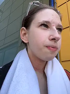 Snapshot of michelle_lovique chatting on April 12, 2026, 8:06 am michelle lovique online show from April 12, 2026, 8:06 am