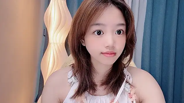 Snapshot of Lilababy00 chatting on June 20, 2026, 3:44 am Lilababy00 online show from June 20, 2026, 3:44 am