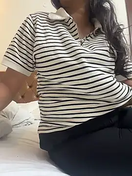 honey bunnix online show from July 16, 2026, 2:14 pm