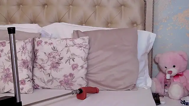 AylinRosee online show from June 26, 2026, 1:11 am