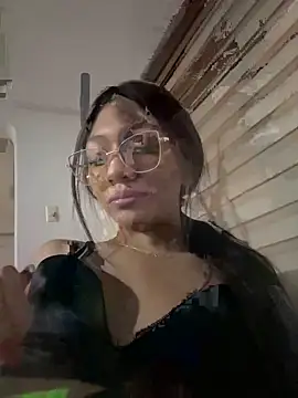 SERENA JONESS online show from April 16, 2026, 11:40 pm