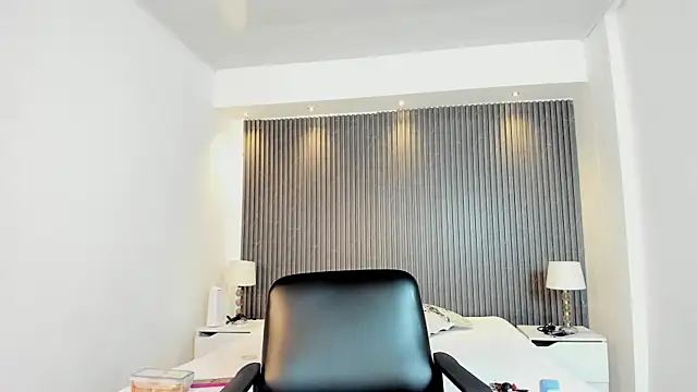 Snapshot of gaialewis chatting on April 12, 2026, 12:41 pm gaialewis online show from April 12, 2026, 12:41 pm