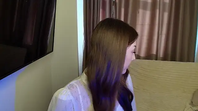 silver girl online show from April 16, 2026, 1:39 am