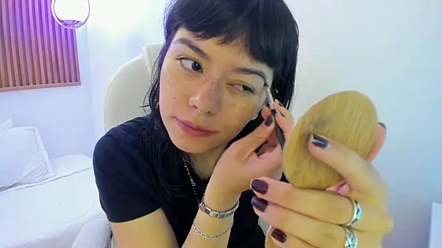 ghostmila online show from April 16, 2026, 12:39 pm