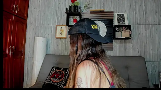 Snapshot of Alucarda666 chatting on July 1, 2026, 8:53 pm Alucarda666 online show from July 1, 2026, 8:53 pm