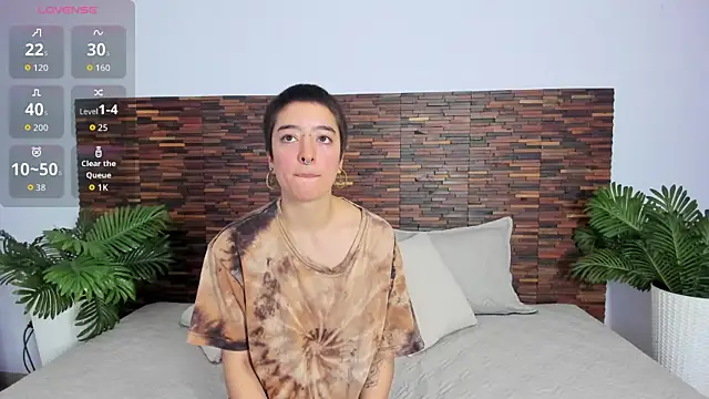 Snapshot of Atheena__ chatting on April 13, 2026, 1:15 pm Atheena online show from April 13, 2026, 1:15 pm