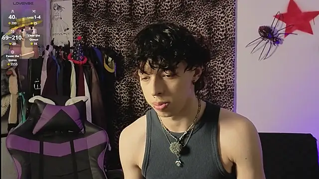 Snapshot of Otter_Moon chatting on May 30, 2026, 3:46 am Otter Moon online show from May 30, 2026, 3:46 am