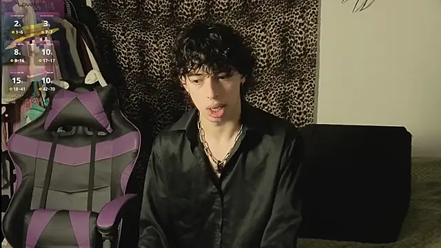 Snapshot of Otter_Moon chatting on May 26, 2026, 3:59 am Otter Moon online show from May 26, 2026, 3:59 am
