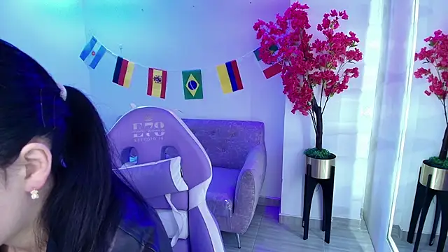 Snapshot of Rainy_doll chatting on June 17, 2026, 11:53 am Rainy doll online show from June 17, 2026, 11:53 am
