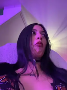 Kattze  online show from April 15, 2026, 11:49 pm