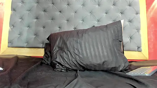 Snapshot of RosyRoos chatting on July 7, 2026, 6:55 pm RosyRoos online show from July 7, 2026, 6:55 pm