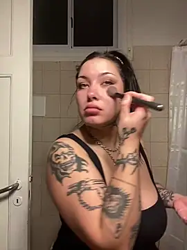 cherryxxox online show from April 25, 2026, 2:03 am