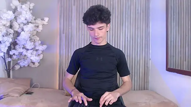 Logan Steel online show from April 15, 2026, 4:40 am