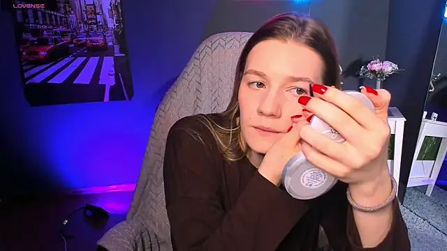 Snapshot of Vanessa___Lui chatting on April 15, 2026, 4:00 pm Vanessa Lui online show from April 15, 2026, 4:00 pm