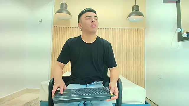 THIAM KELLER1 online show from April 11, 2026, 7:17 pm