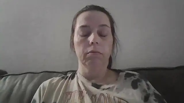 lily1982 online show from April 24, 2026, 1:18 am