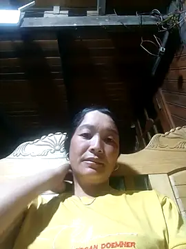 Snapshot of vanlucky2 chatting on April 11, 2026, 2:32 pm vanlucky2 online show from April 11, 2026, 2:32 pm