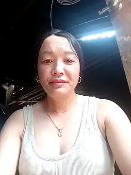 Snapshot of vanlucky2 chatting on April 14, 2026, 2:38 am vanlucky2 online show from April 14, 2026, 2:38 am